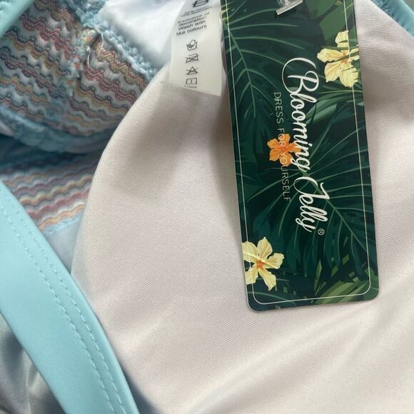 Blooming Jelly Light Blue One-Piece Swimsuit - Picture 9 of 13